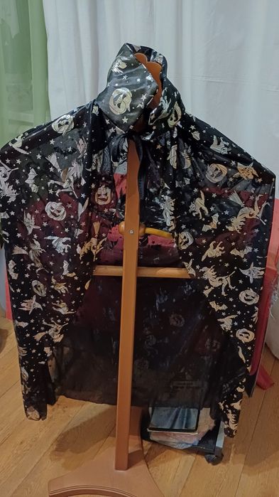 Костюм на Хелуїн зі спідницею/ юбкою.