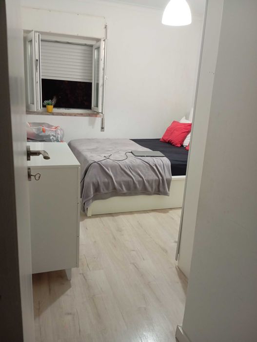 Quarto Alverca disponível