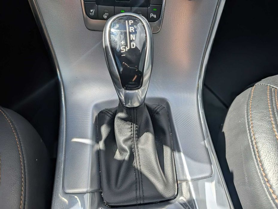 Volvo XC60 T5 Dynamic      2017