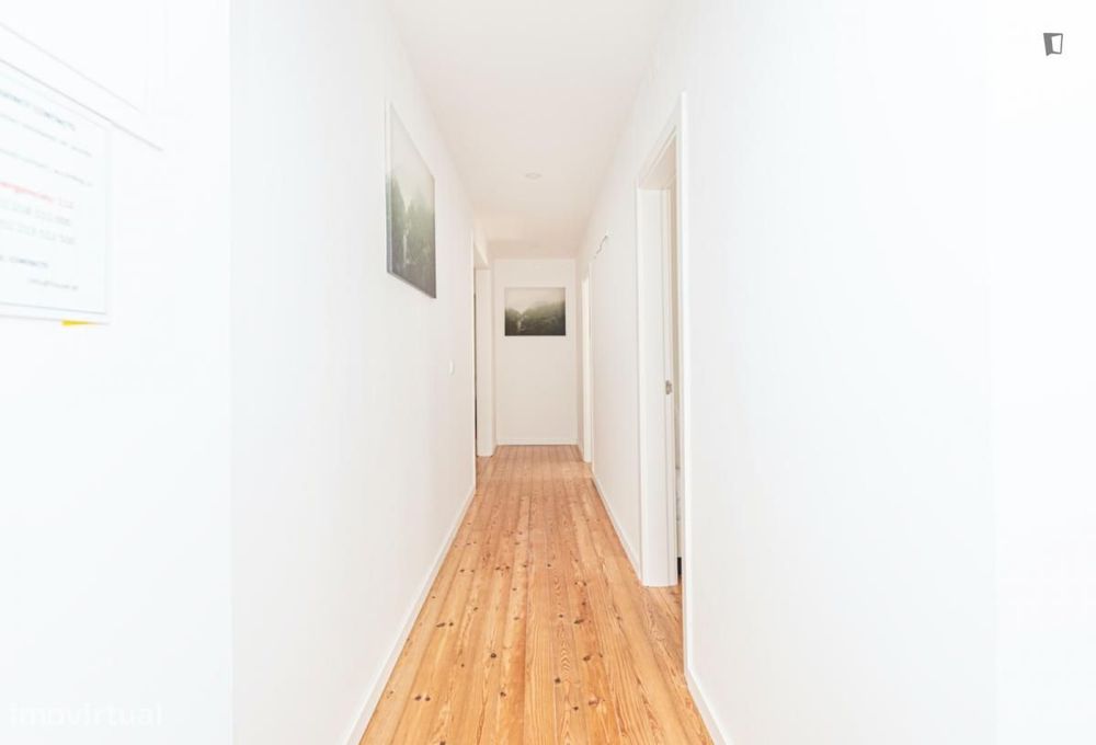 Quarto - localizado em Alcântara Lisbon