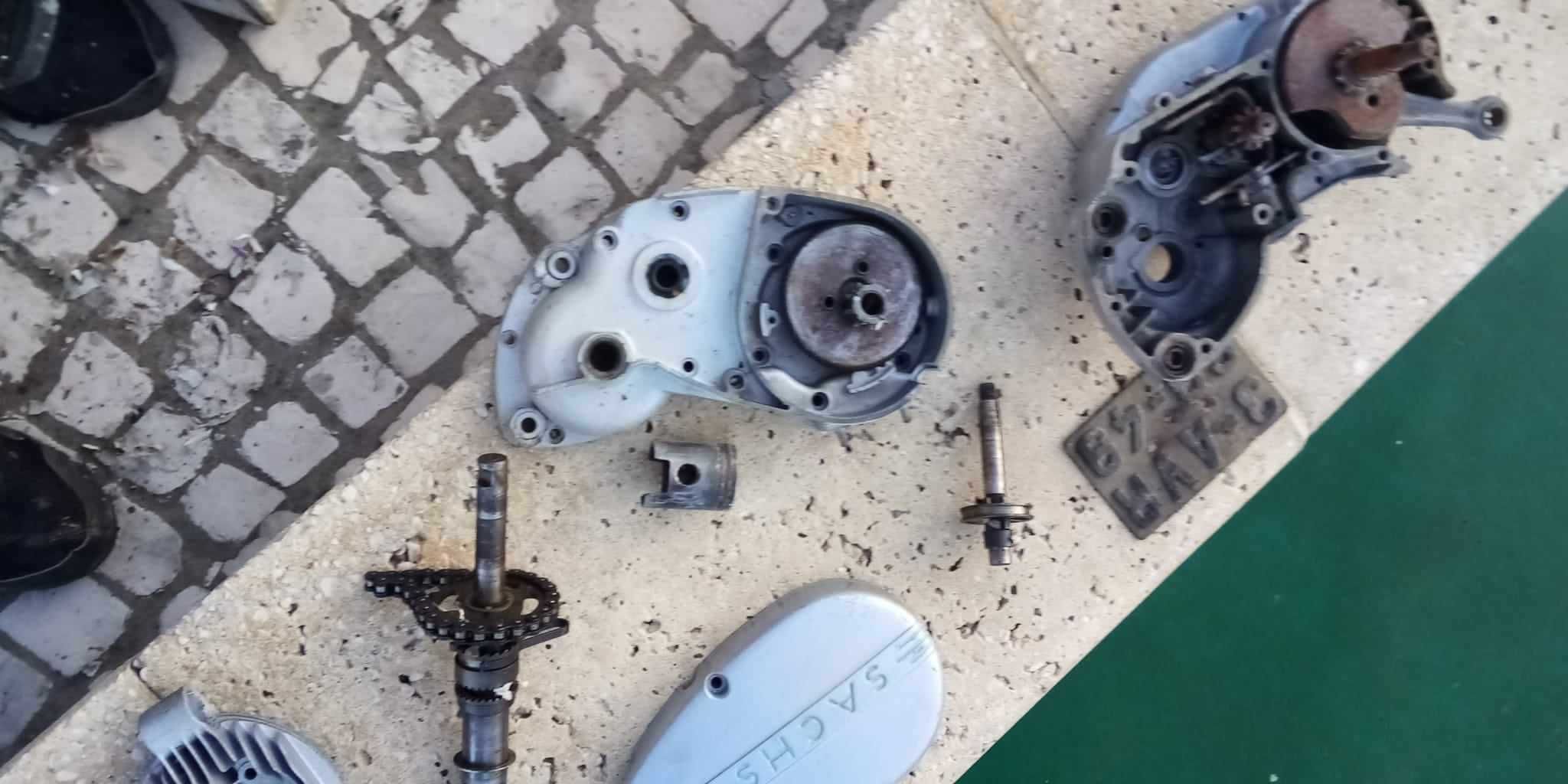 Motorizada Sachs Minor 1973 desmontada, pronta a montar