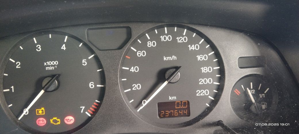 Samochód osobowy Opel Zafira 1,8 A rok2000
