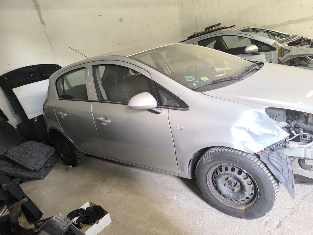 Opel corsa d na części