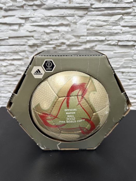 Pilka meczowa Adidas Fevernova 2002 Korea Japonia OMB