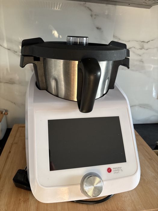 Vendo Monsieur Cuisine smart com acessórios