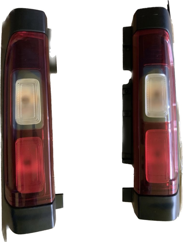 Renault Trafic III Tylne Lampy Lampa Oryginał kompletne idelane