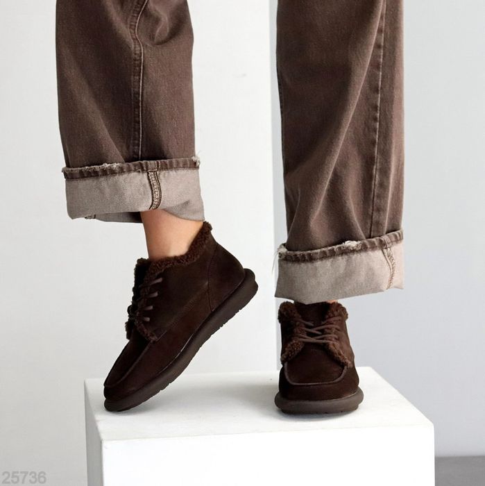 Жіночі шкіряні зимові черевики в кольорах