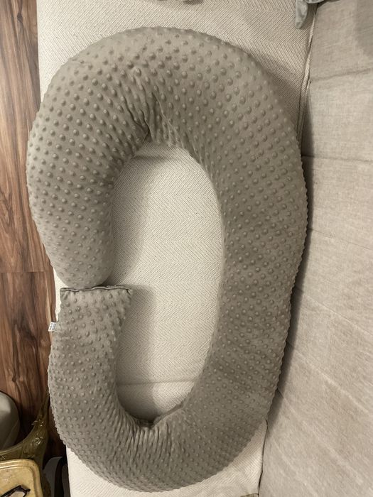 Rogal ciążowy w kształcie litery C