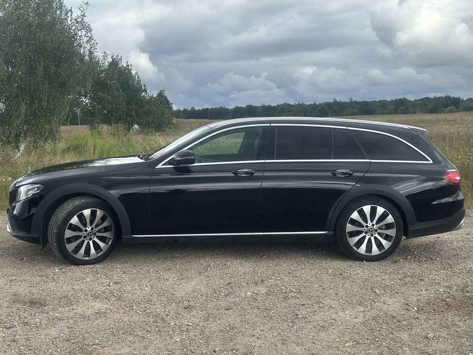 Mercedes e220d all-terrain 4matic 9g tronic virtual cockpit ambiente