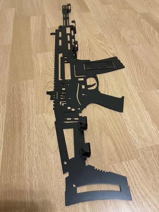 Wieszak metalowy militarny karabin