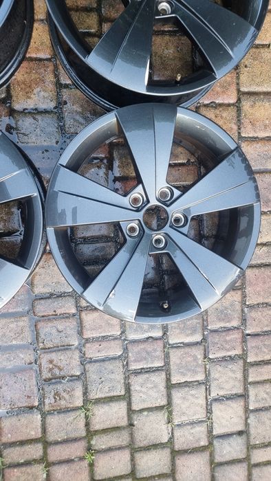 Komplet felg felgi skoda superb III 17"
