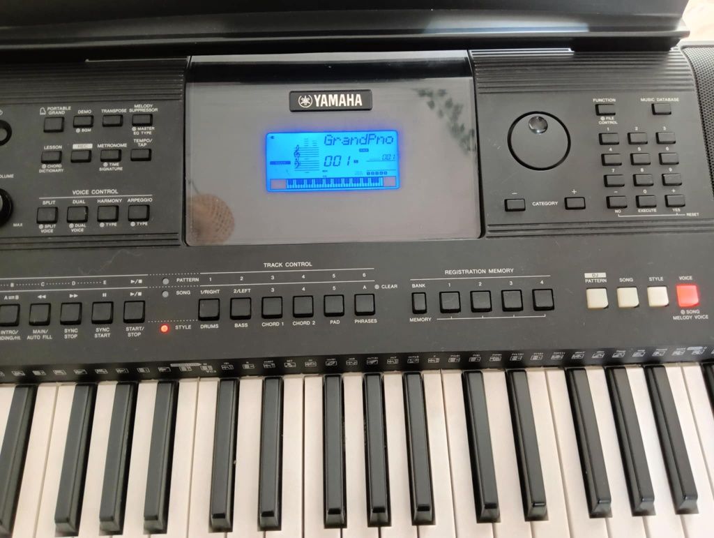 Keyboard Yamaha E453