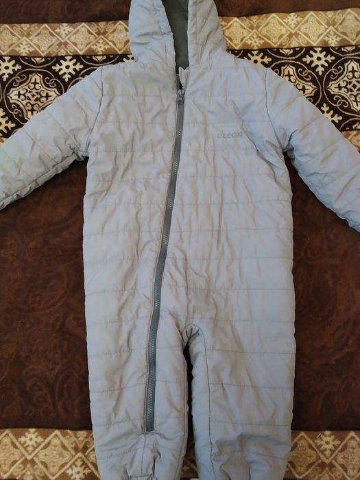 Продам демисезонный комбинезон