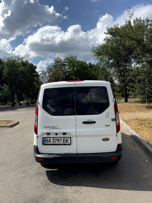 Продам семейный автомобиль Ford Transit Connect 2014 г.в.