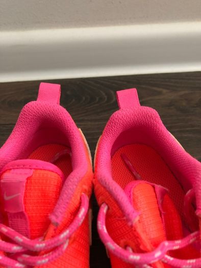 Nike Roshe rozmiar 27 różowe noeonowe