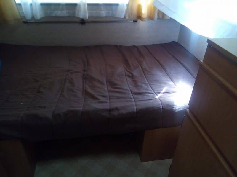 Caravana com avançado e cozinha