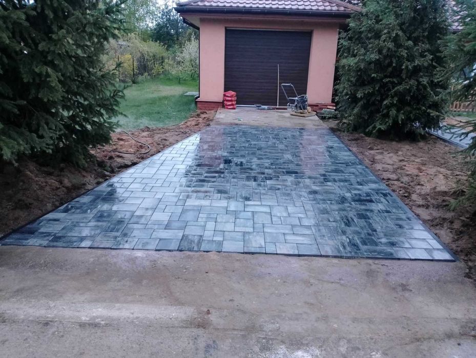 Brukarstwo, usługi brukarskie