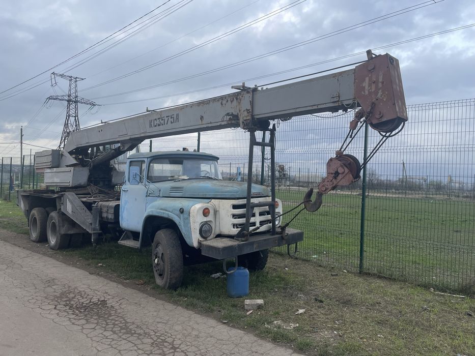 Автокран на базі зіл КС 3575 А. (1990 р.в. Кран КС 3575А.