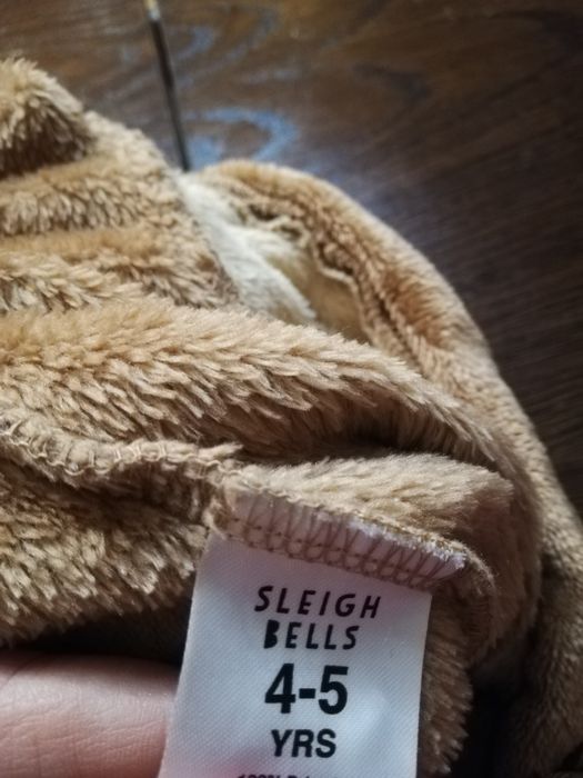 Piżama jednoczęściowa roz 104/110 świąteczna