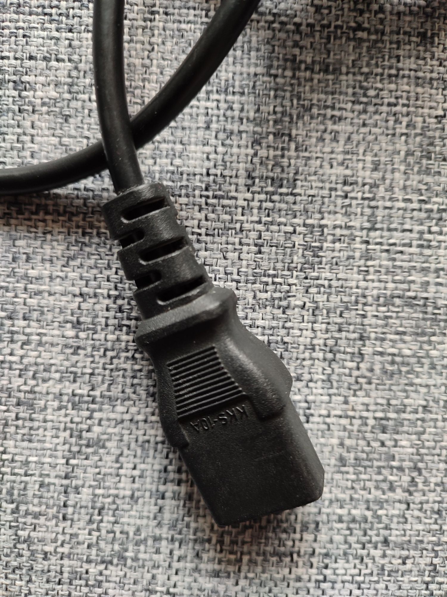 Kabel zasilający do komputera stacjonarnego