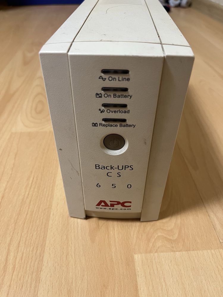 APC Back-UPS CS 650VA робочий