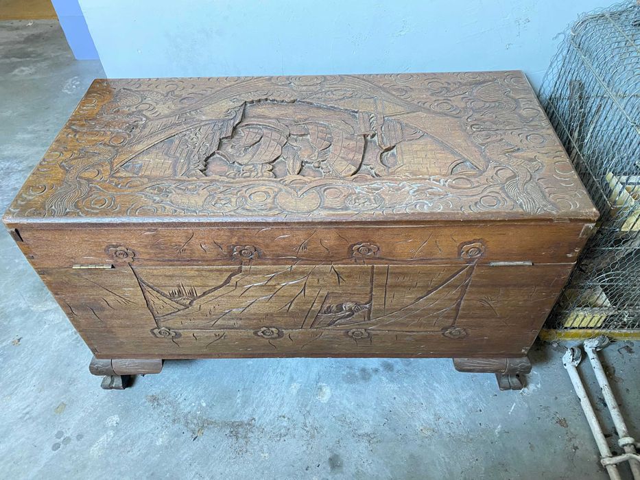 Baú esculpido em madeira: As Tormentas Dos Descobrimentos