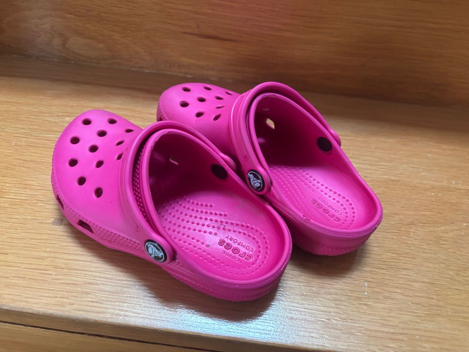 Chinelos Crocs rosa