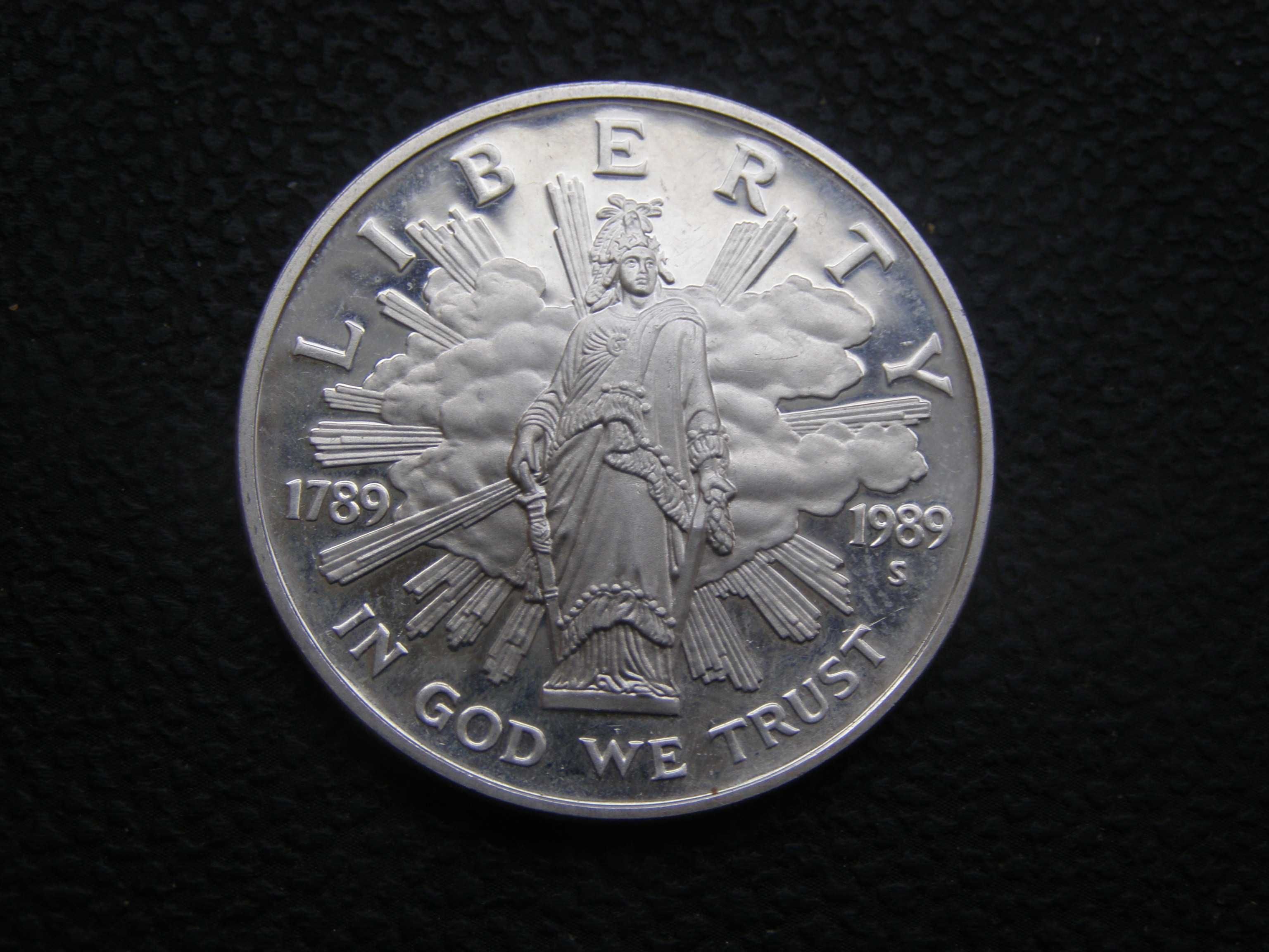 1 доллар США 1989 г. 200 лет Конгресса. Серебро.