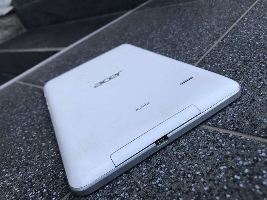 Продаю планшет Acer Iconia 3G wifi на запчасти