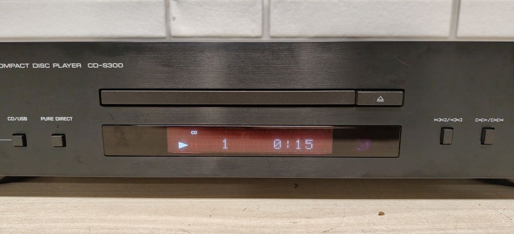 Odtwarzacz CD player YAMAHA CD-S300. USB