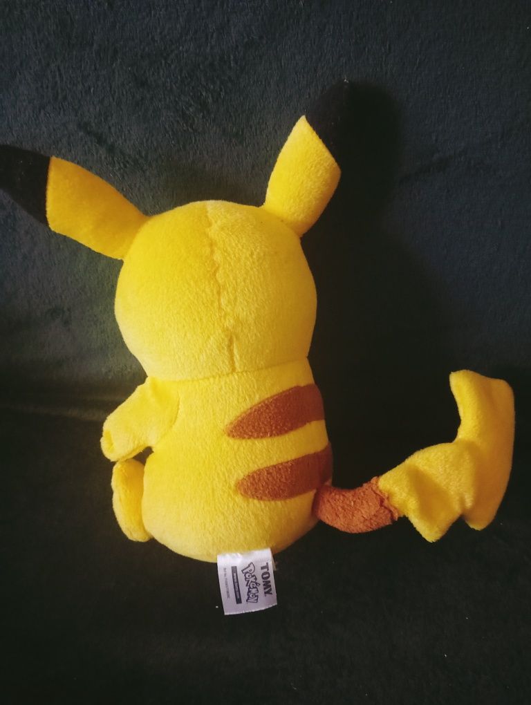 Pikachu maskotka pokemony Nintendo TOMY