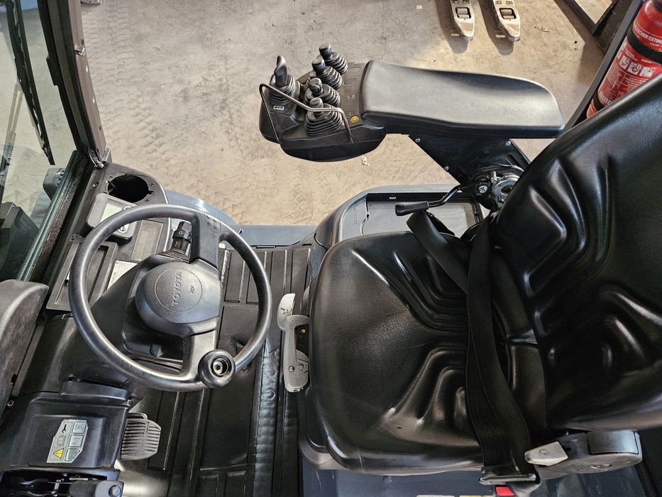 Навантажувач Toyota 5 т газ/бензин. Вилочный погрузчик Toyota 5 т