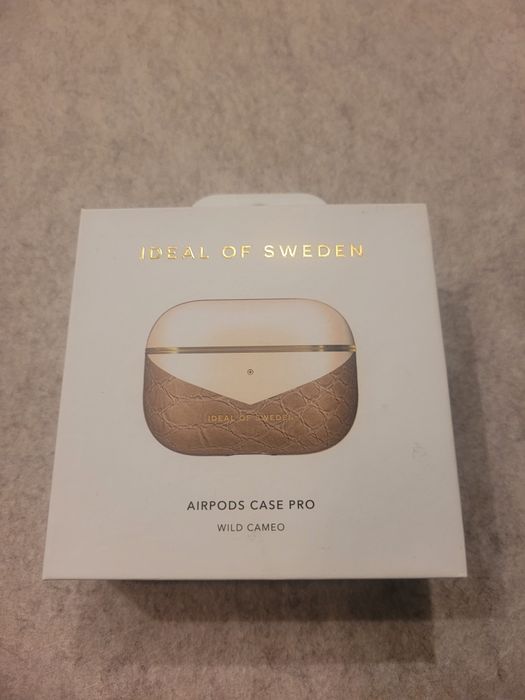 Etui na słuchawki AirPods Case Pro Wild Cameo marki IDEAL OF SWEDEN.
