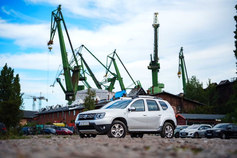 Dacia Duster 1,2, niski przebieg, bogate wyposażenie, zadbana, hak