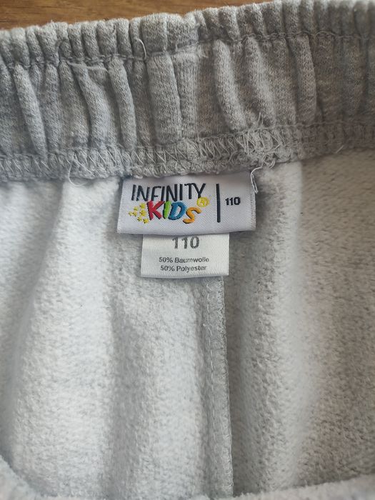Spodnie dresowe chłopięce r.110 Infinity Kids
