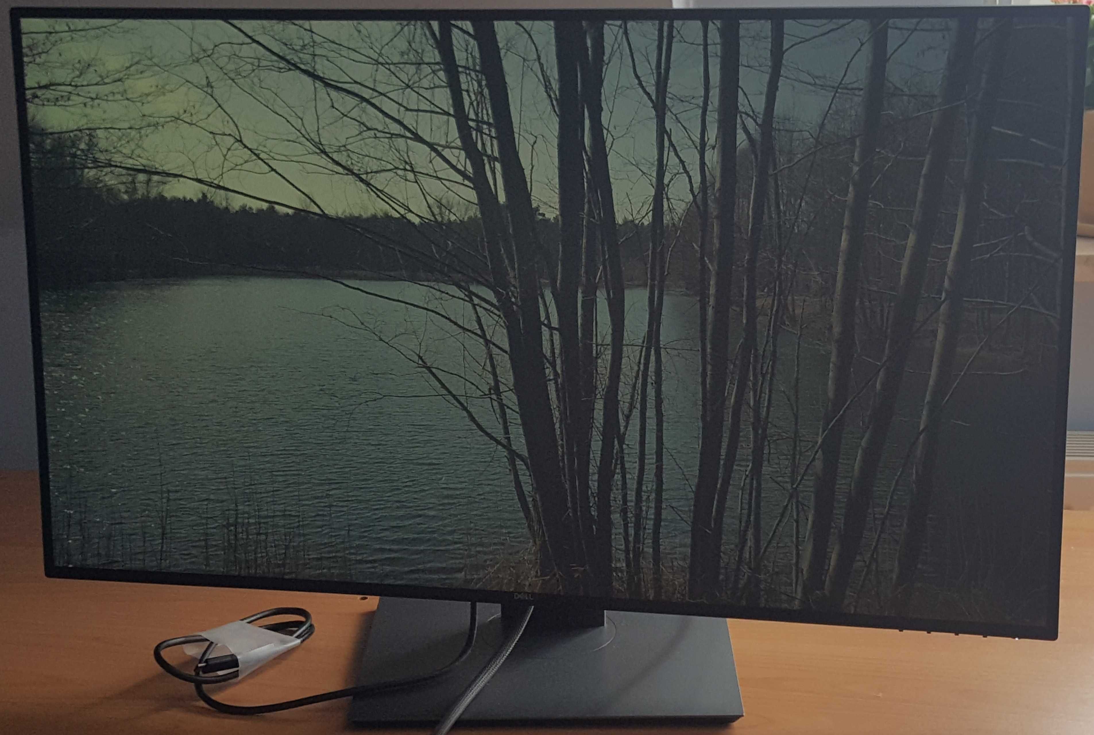 Monitor DELL U3219Q