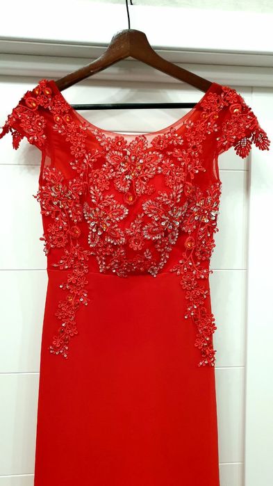 Платье на выпускной  коктейльное, нарядное