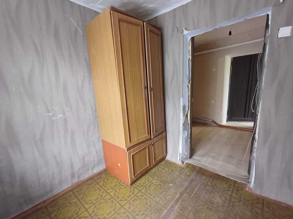 Продам будинок в смт Доброслав с Гаражем і санвузлом.