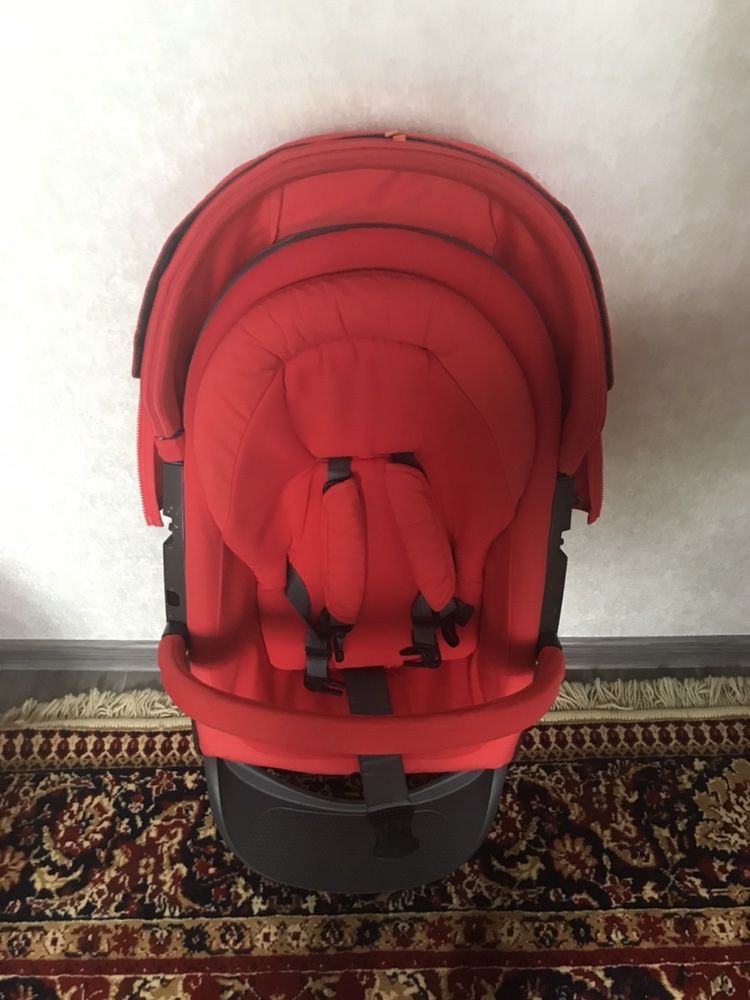 Коляска Stokke Xplory v4 2в1