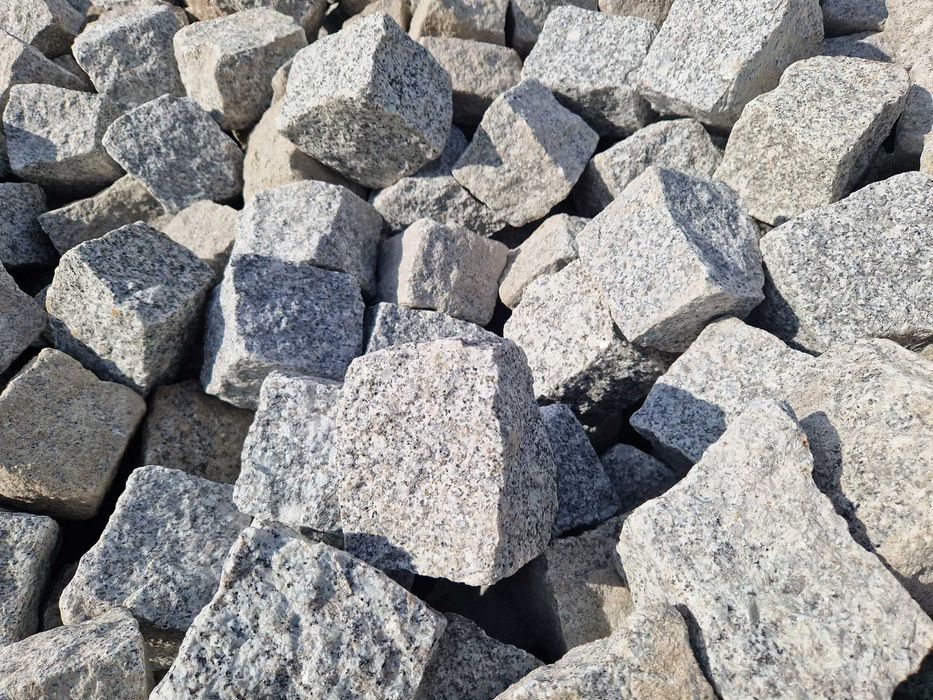 Kostka kamienna granitowa poniemiecka nowa kruszywa  grys dalmatyńczyk