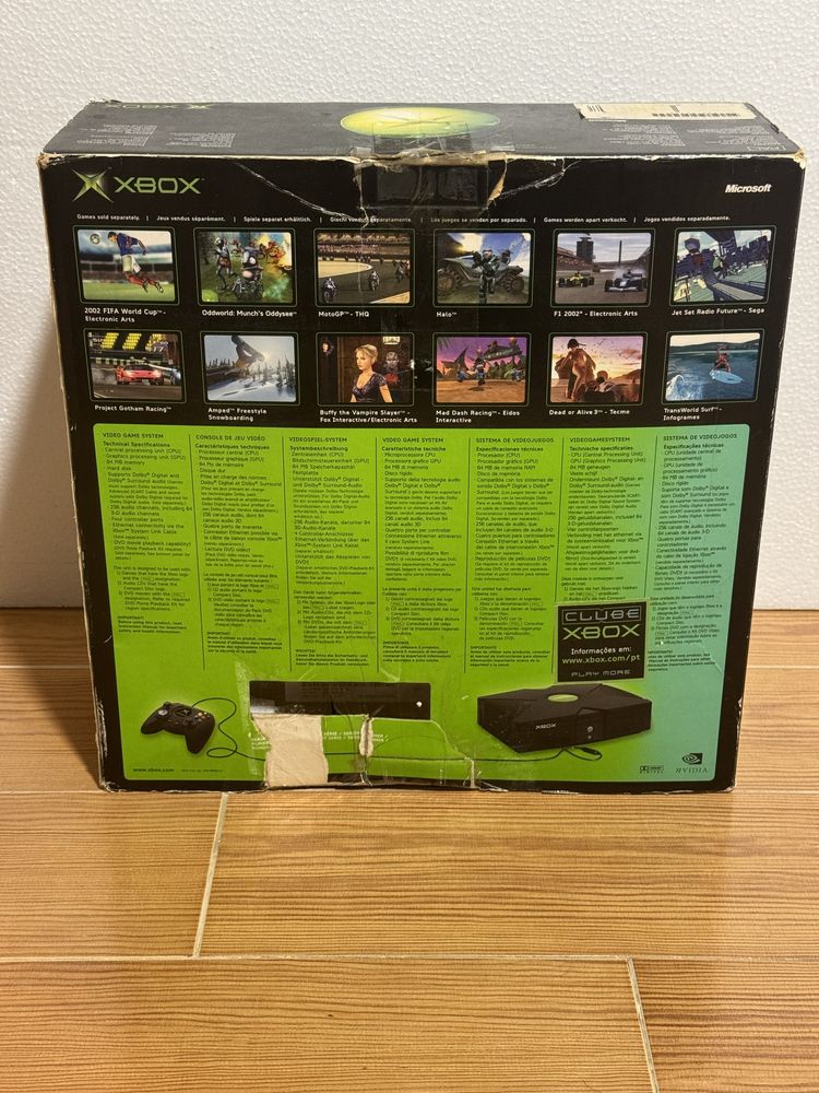 Consola XBOX na caixa original.