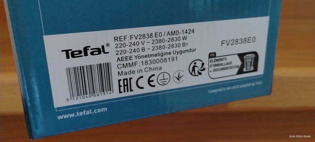 TEFAL / FV2838 / żelazko parowe / 2400 / NOWE