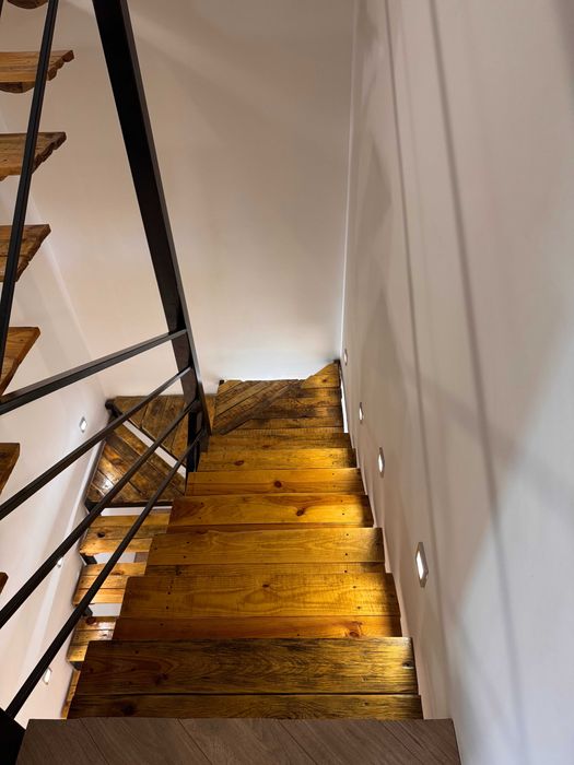 Сучасний котедж з ремонтом у районі Щасливого!