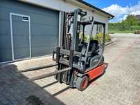 Linde E16C-02  Wózek widłowy elektryczny Linde E16C-02, przesuw boczny, triplex