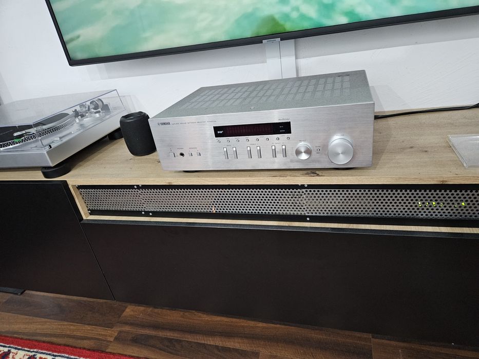 Amplituner yamaha RN303D
