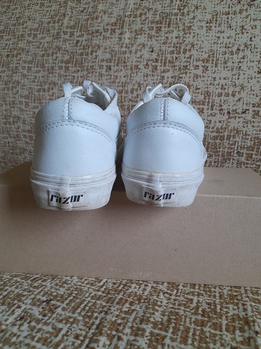 Кроссовки/кеды белого цвета