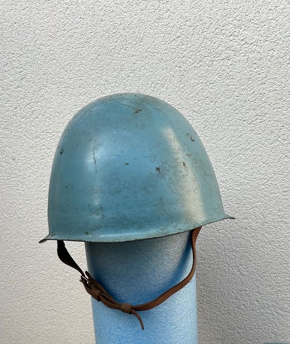 PRL kapelusz na głowę