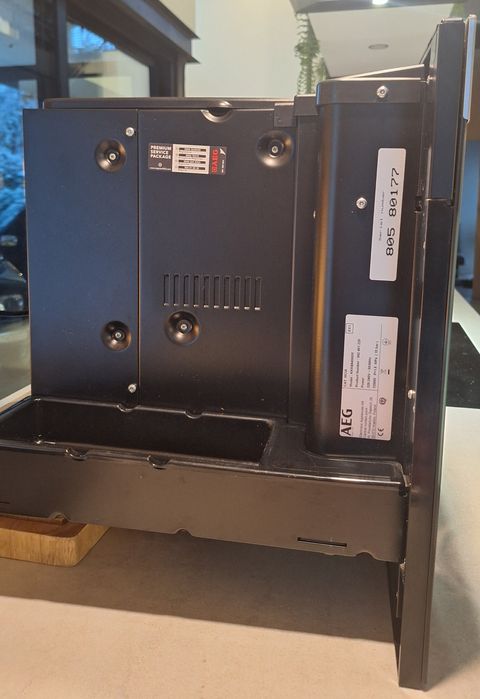 Ekspres do zabudowy AEG