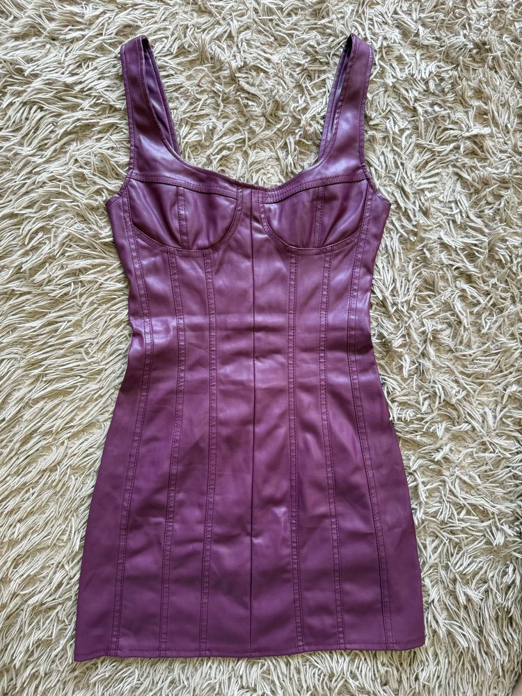 Продам вечернее платье Bershka.