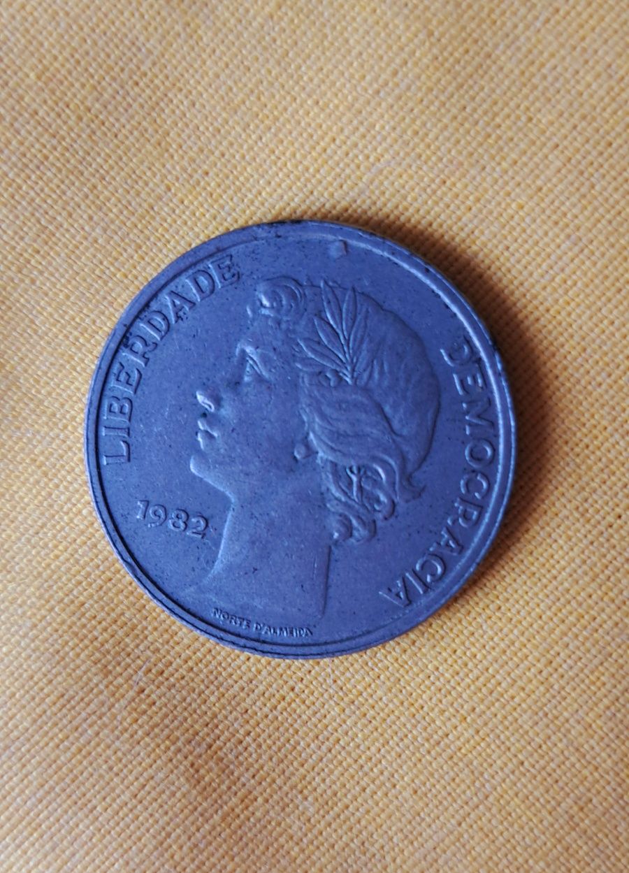Moeda 25 escudos 1982